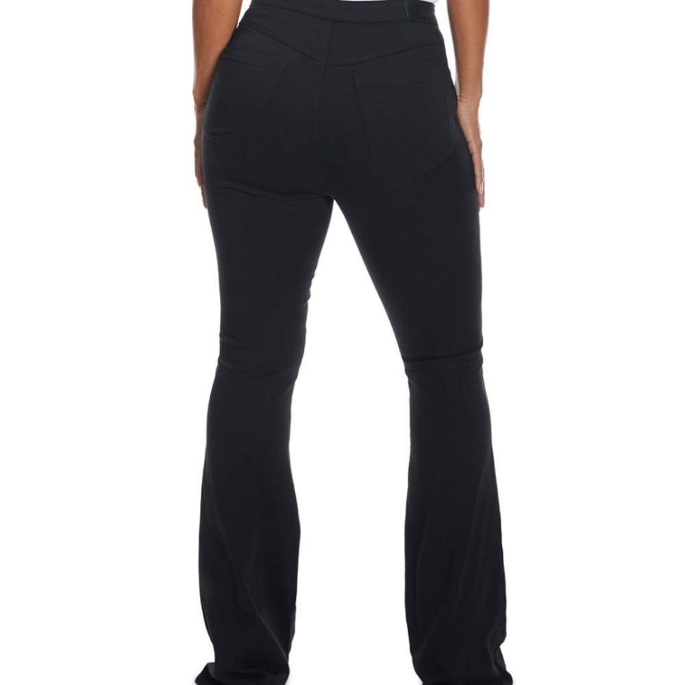 Dollhouse
Juniors' Curvy-Fit Flare Jeans
